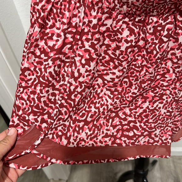 Athleta Mesh Racer Run High Rise 3” Shorts size XL - Picture 3 of 8